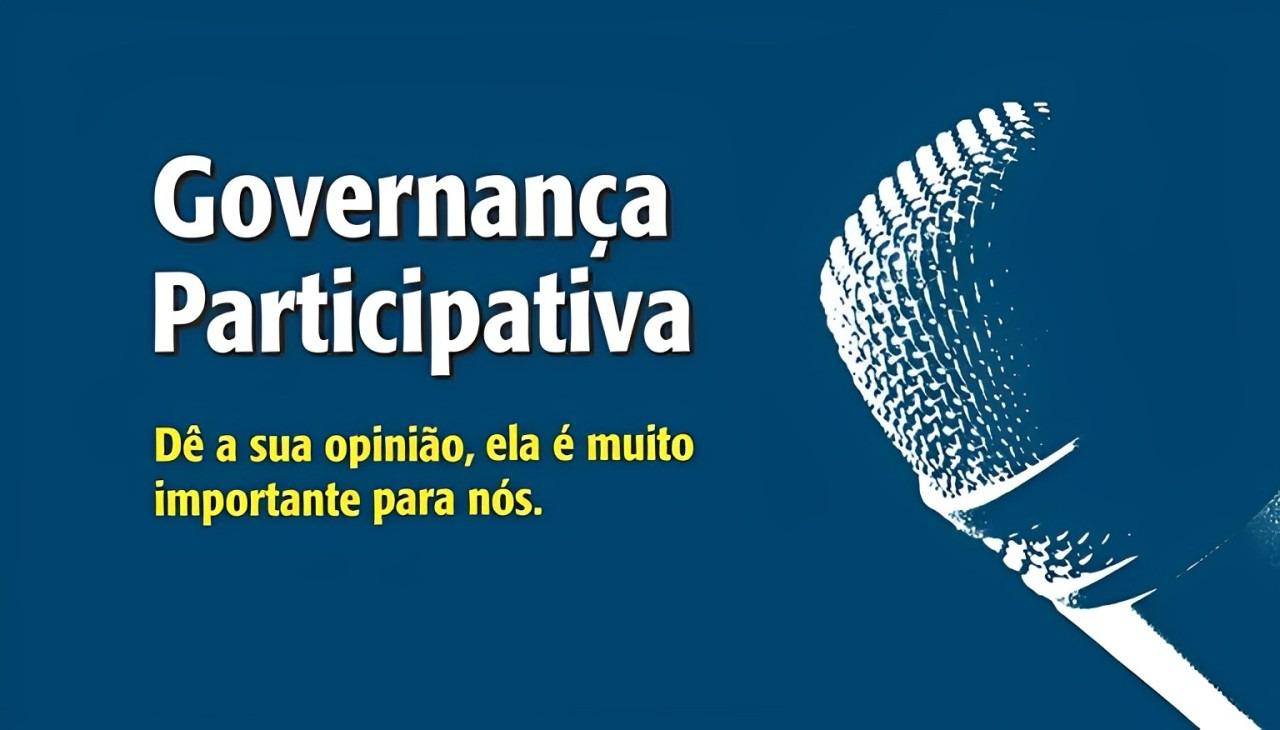 Arte colorida de um microfone em fundo azul com o seguinte texto ao lado: Governança Participativa. Dê sua opinião, ela é muito importante para nós.